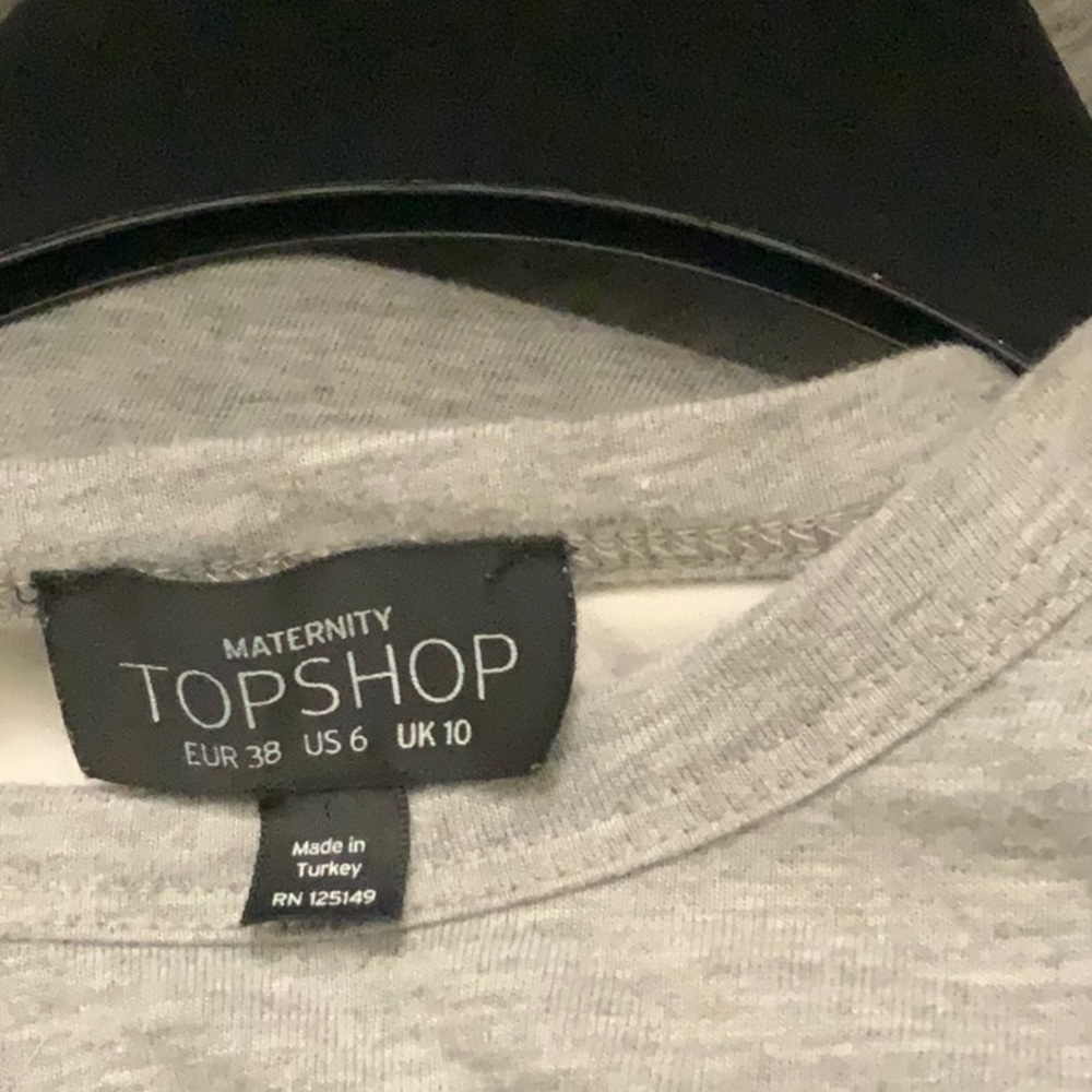 TOPSHOP grey maternity blouse with crew neckline. Size 6 - Picture 4 of 5